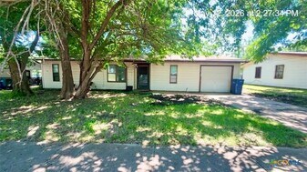 607 Curry Ave in Copperas Cove, TX - Building Photo