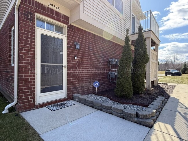 property at 29745 Fox Run Cir