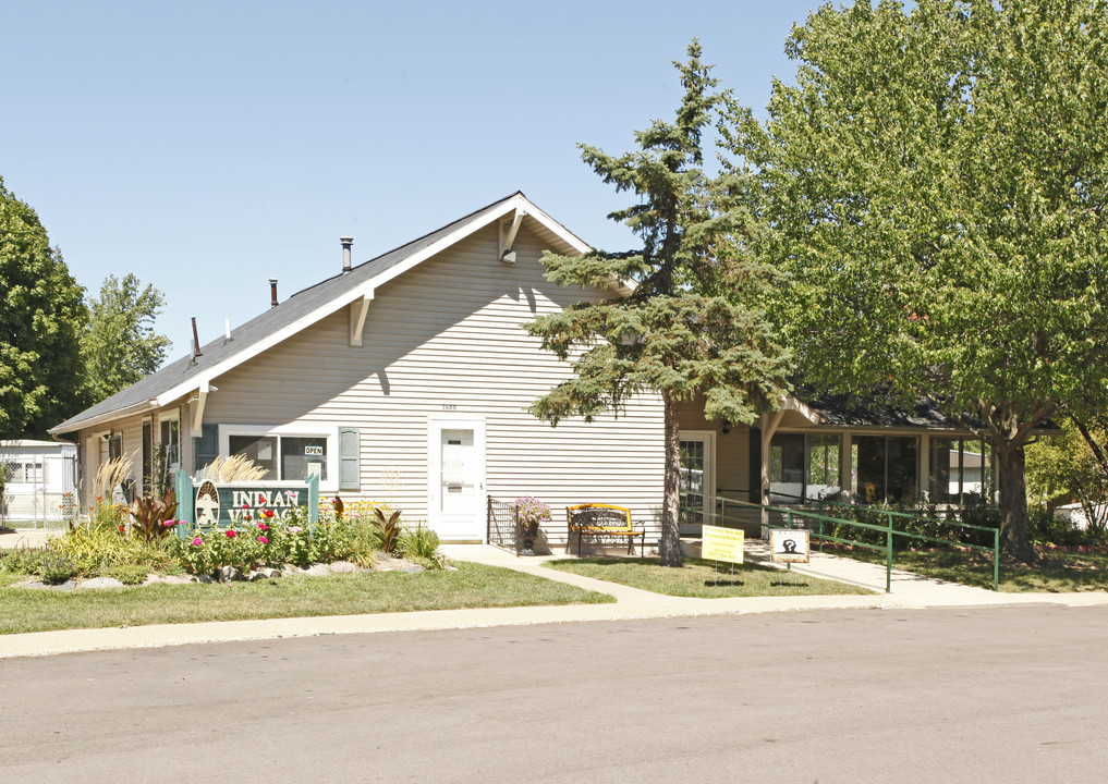 Indian Village in Jackson, MI - Building Photo