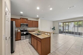7023 Buroak Ct in Jacksonville, FL - Building Photo - Building Photo