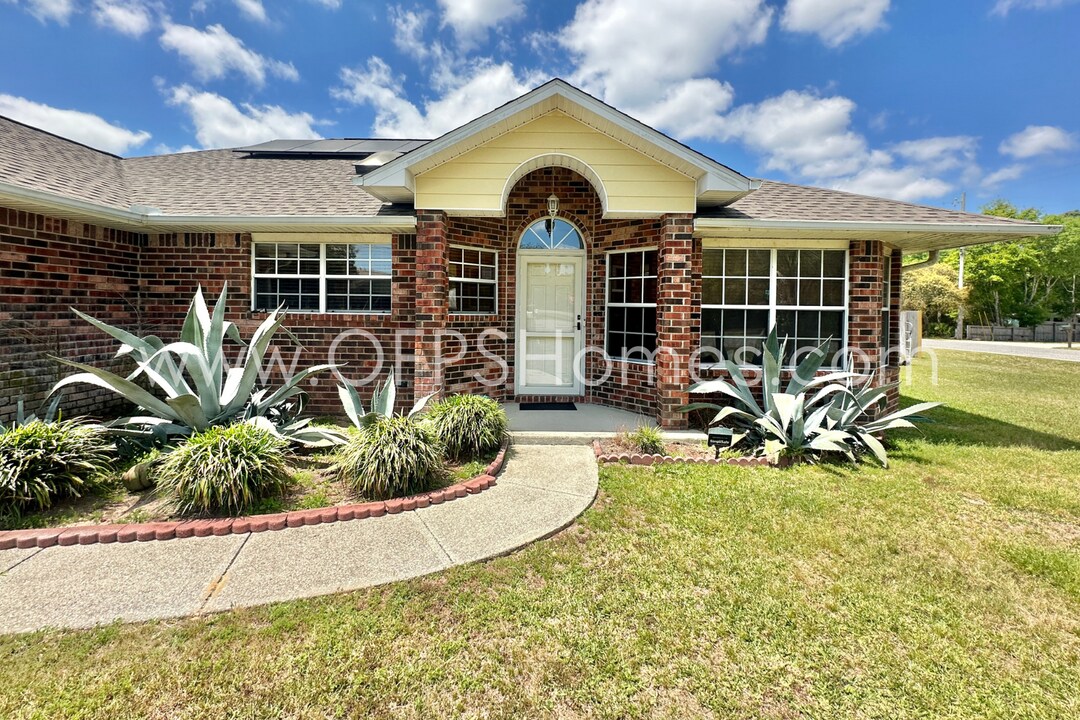 2739 Baylen Ct in Navarre, FL - Building Photo