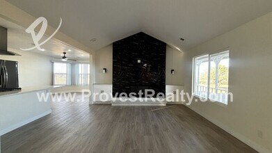 8948 Sage St in Phelan, CA - Building Photo - Building Photo