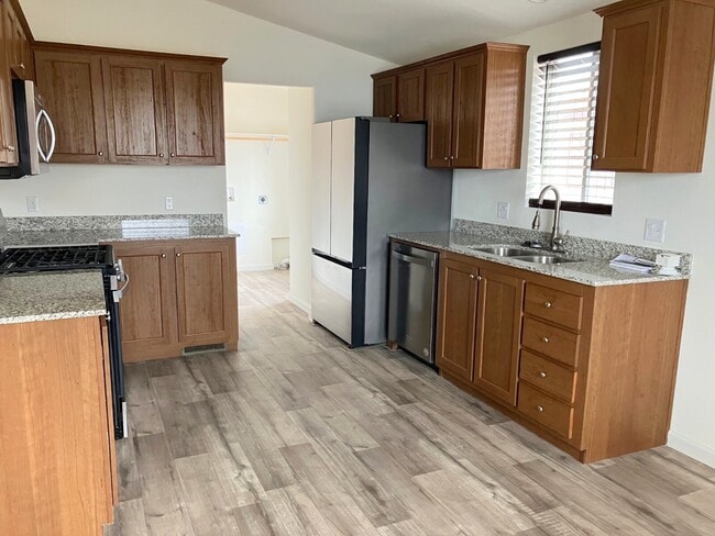 702 W McArthur Ave in Winnemucca, NV - Building Photo - Building Photo