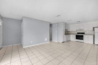 3353 Green Briar Cir in Gulf Breeze, FL - Building Photo - Building Photo