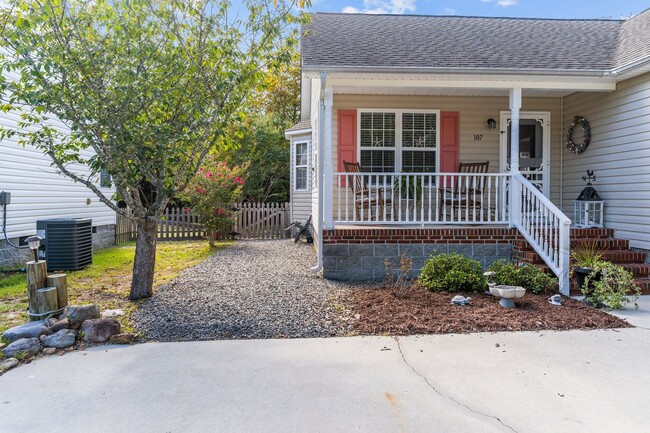 107 NE 30th St in Oak Island, NC - Building Photo - Building Photo