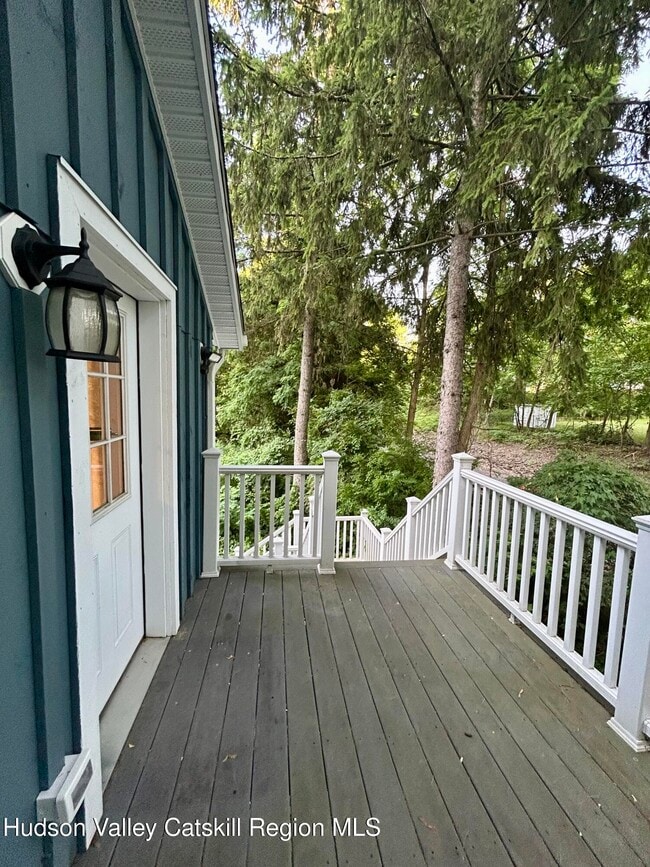 17 Spring St in Hudson, NY - Building Photo - Building Photo