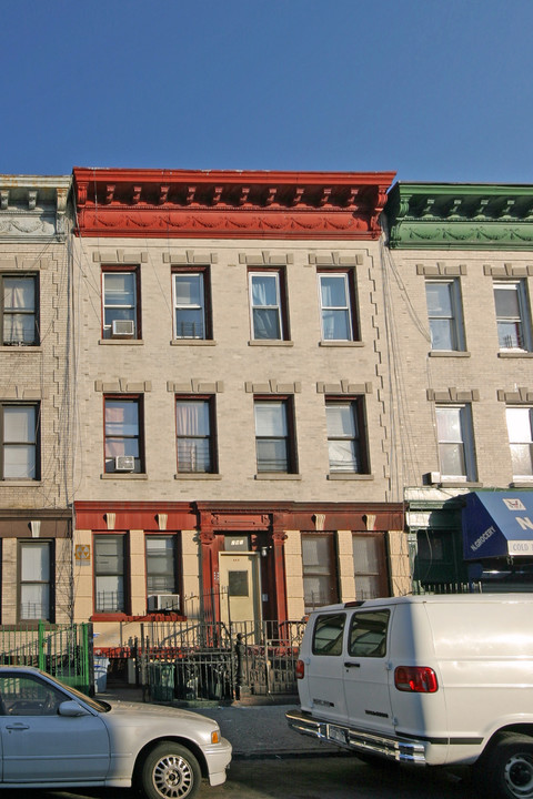 291 Cornelia St in Brooklyn, NY - Building Photo