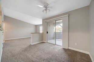 5055 W Hacienda Ave in Las Vegas, NV - Building Photo