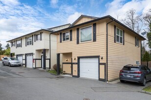 Dahlia Apartments in Everett, WA - Building Photo