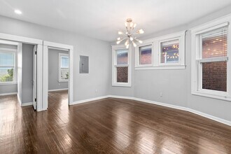 310 Hendrie St, Unit #2 in Detroit, MI - Building Photo - Building Photo