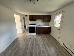 109 Alley O in Chester, WV - Building Photo - Building Photo