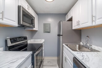 Driscoll Ave Apartments in Syracuse, NY - Building Photo - Interior Photo