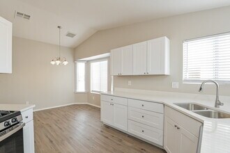 8829 E Eagle Creek Dr in Tucson, AZ - Foto de edificio - Building Photo