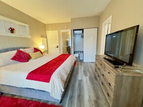 922 W Broadway St in Bradley, IL - Foto de edificio - Building Photo