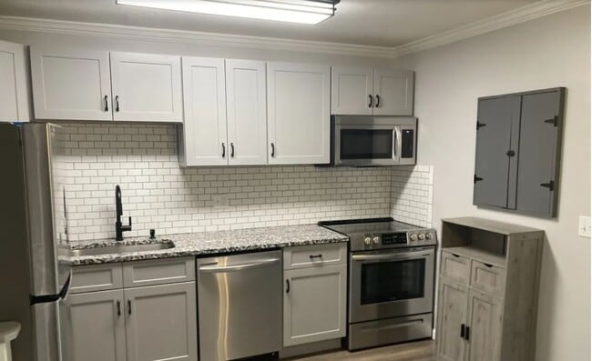 property at 25 Balance Rock Rd