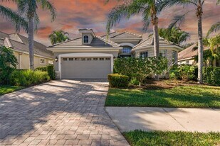 7328 Lake Forest Gln in Lakewood Ranch, FL - Building Photo