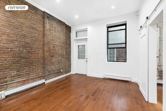 266 Elizabeth St in New York, NY - Building Photo - Building Photo