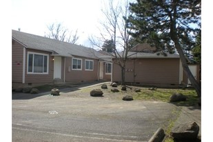 2703-2729 SE 125th Ave in Portland, OR - Building Photo