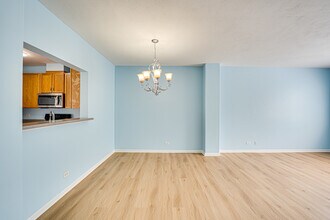 2353 Twilight Dr in Aurora, IL - Building Photo - Building Photo