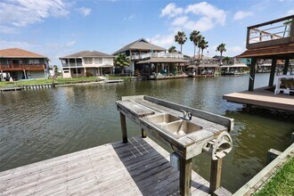 316 Ling St in Bayou Vista, TX - Building Photo - Building Photo