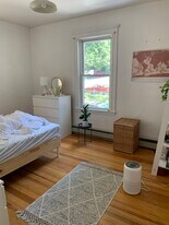 205 Rawson Rd, Unit 2 in Brookline, MA - Building Photo