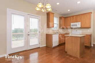 6119 Spring Lake Dr in Hamilton, OH - Building Photo - Building Photo
