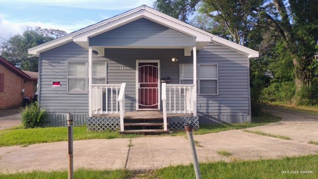 property at 1332 Fernwood Dr