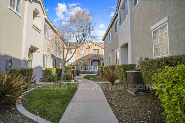 1459 Claude Ln in Chula Vista, CA - Building Photo - Building Photo