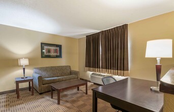 Furnished Studio - Overland Park in Overland Park, KS - Foto de edificio - Building Photo