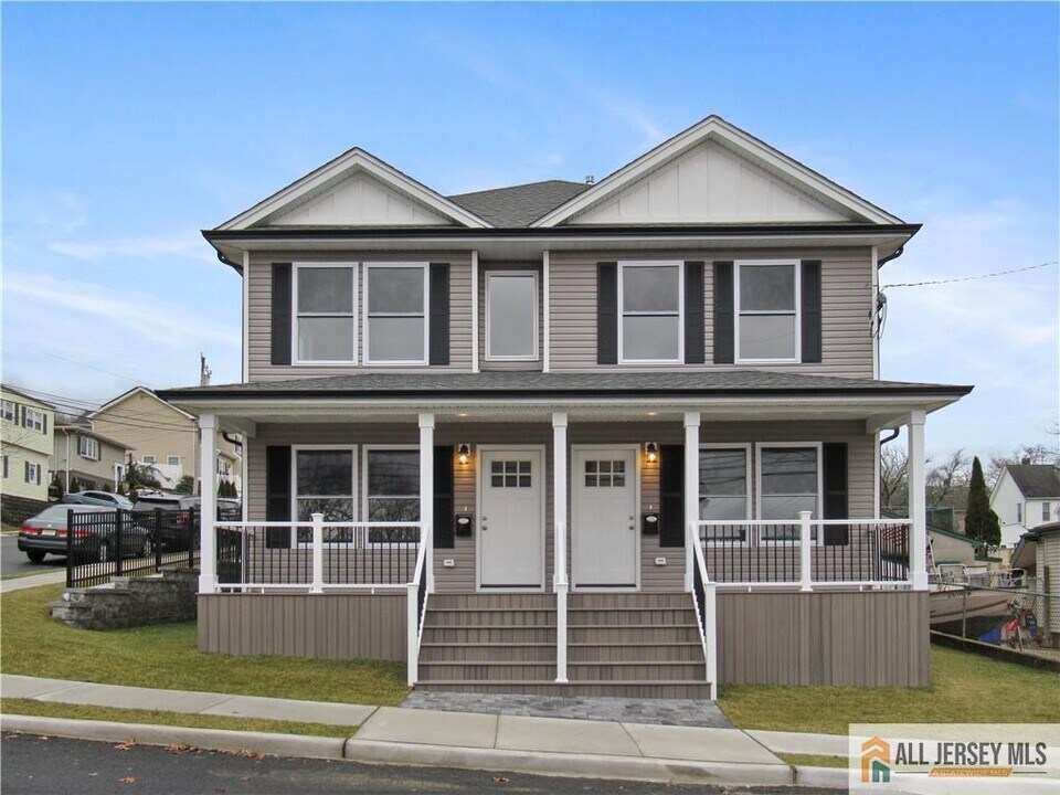 502 Alpine St in South Amboy, NJ - Building Photo