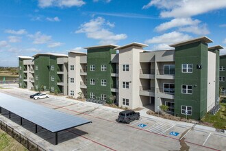 Trails on Jackson in Pharr, TX - Foto de edificio - Building Photo