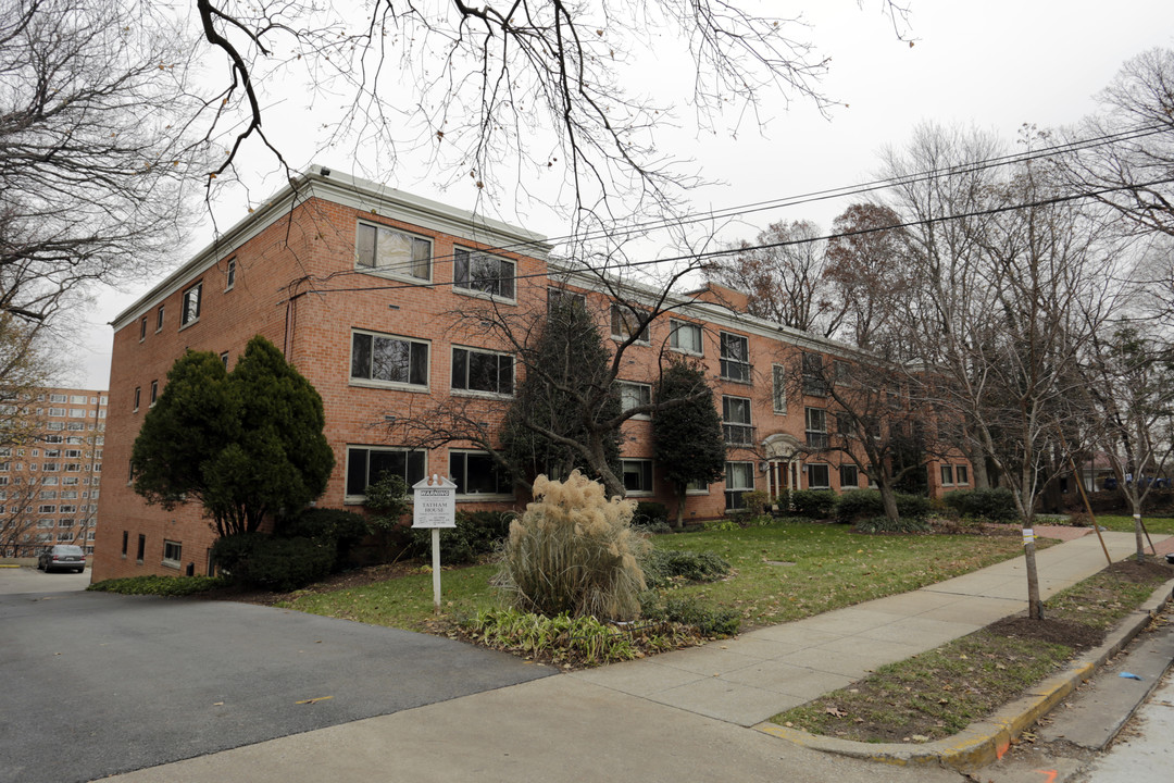 2711 Ordway St NW in Washington, DC - Building Photo