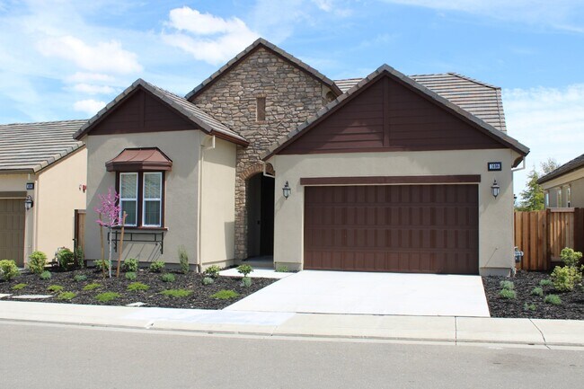 1698 Provence Ln in Brentwood, CA - Building Photo - Building Photo