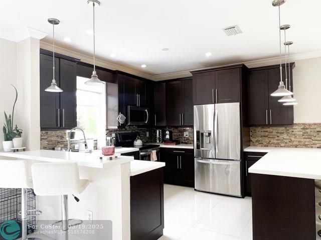 8785 NW 6th St in Coral Springs, FL - Building Photo