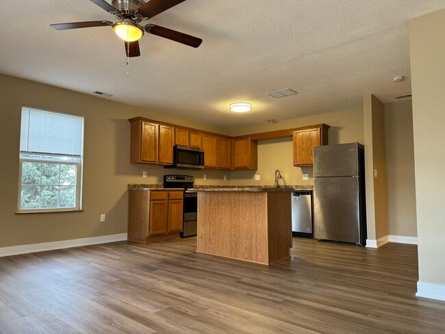 389 NE Sandalwood in Waukee, IA - Building Photo - Building Photo