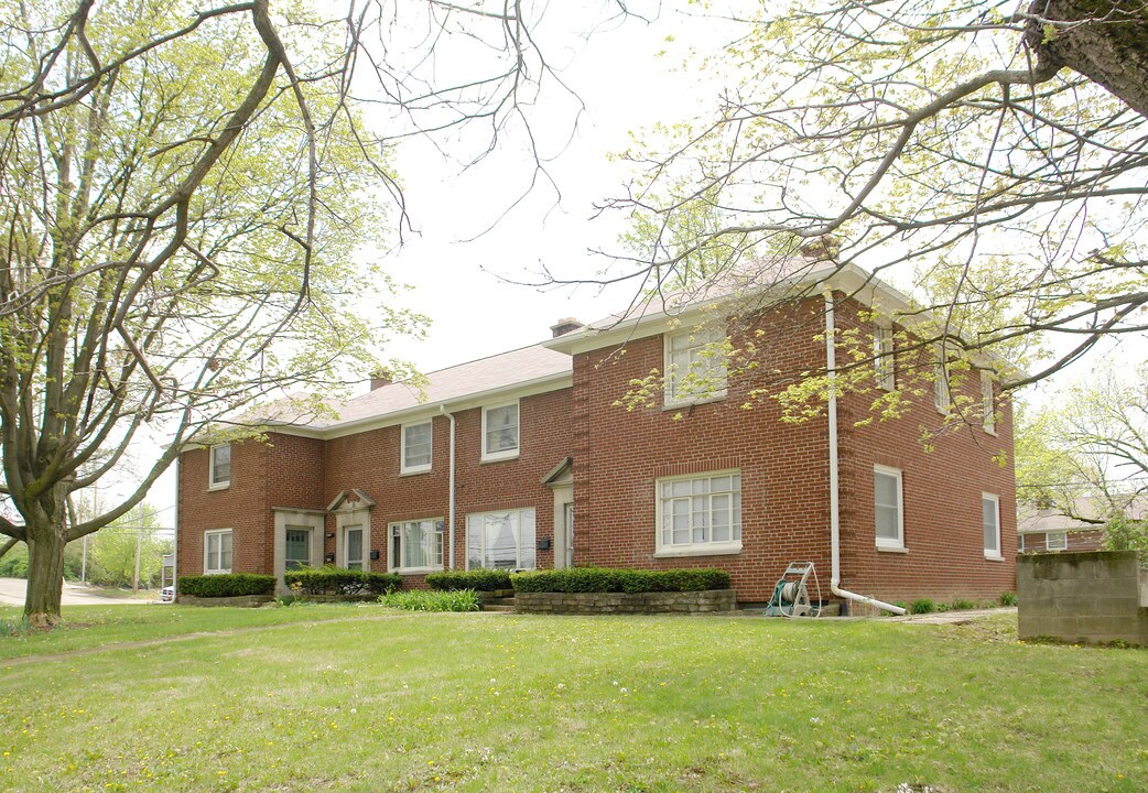 727-733 E Cooke Rd in Columbus, OH - Foto de edificio