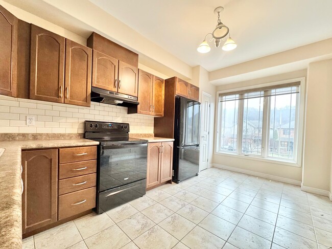 89 Willow Ln in Grimsby, ON - Building Photo - Building Photo