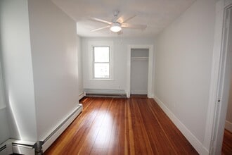 12 Albion Pl, Unit #2 in Boston, MA - Foto de edificio - Building Photo