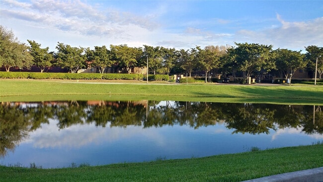 property at 3330 Pinewalk Dr N