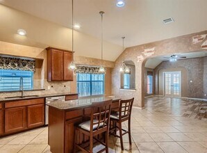 8125 Cedar Lake Ln in Fort Worth, TX - Building Photo - Building Photo