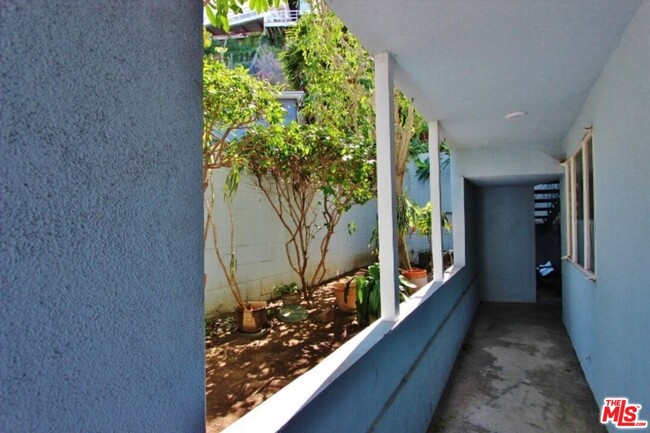 372 Pershing Dr in Los Angeles, CA - Building Photo - Building Photo