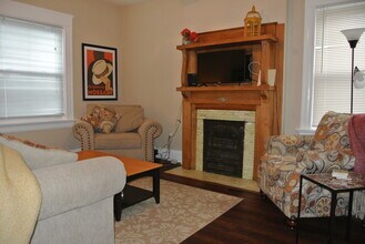 3545 Edwards Rd, Unit #2 in Cincinnati, OH - Foto de edificio - Building Photo