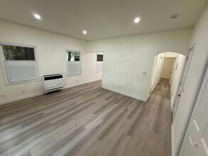 208 N La Peer Dr, Unit 1 in Beverly Hills, CA - Foto de edificio - Building Photo