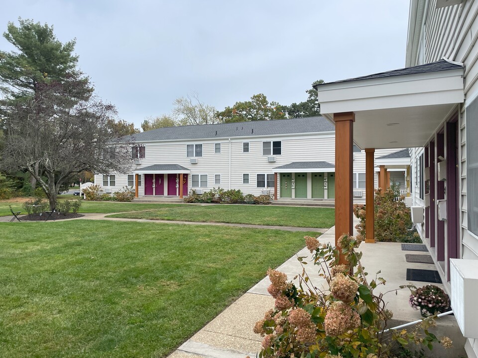 Cedar Pines Apartments in Brick, NJ - Foto de edificio