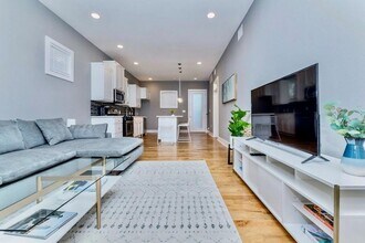 2917 E 12th St in Austin, TX - Building Photo - Building Photo