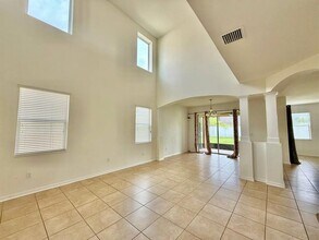 7127 Nightshade Dr in Riverview, FL - Building Photo - Building Photo