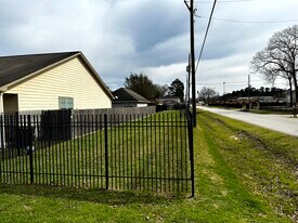 21441 W Wallis Dr in Porter, TX - Building Photo