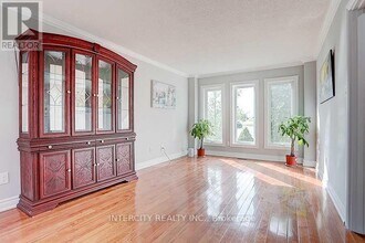 57 Yorkland St in Richmond Hill, ON - Building Photo - Building Photo