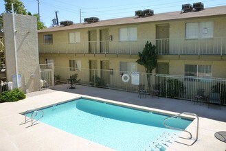 Desert Winds in Phoenix, AZ - Building Photo - Building Photo