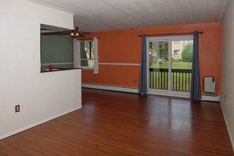 280 Bridgewater Rd-Unit -Apt E12 in Brookhaven, PA - Building Photo - Building Photo